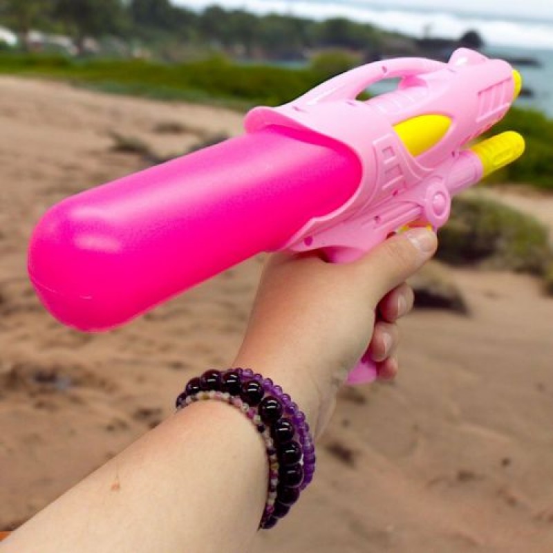 Водний пістолет з накачуванням (33 см.), рожевий Пластик Різнобарв'я (240804)