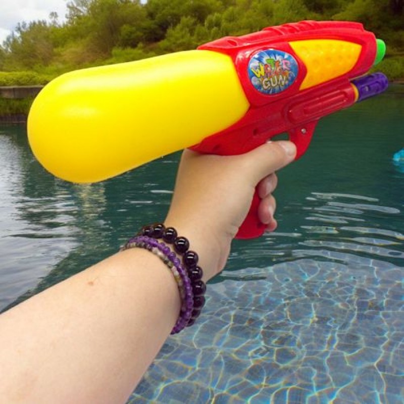 Водний пістолет з накачуванням (32 см.), червоний Пластик Різнобарв'я (242222)