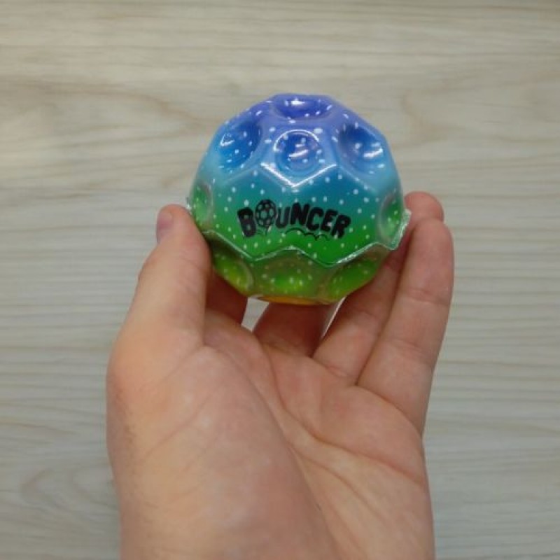 Антигравітаційний м'ячик Gravity (Moon) Ball веселковий 6,5 см (241085)